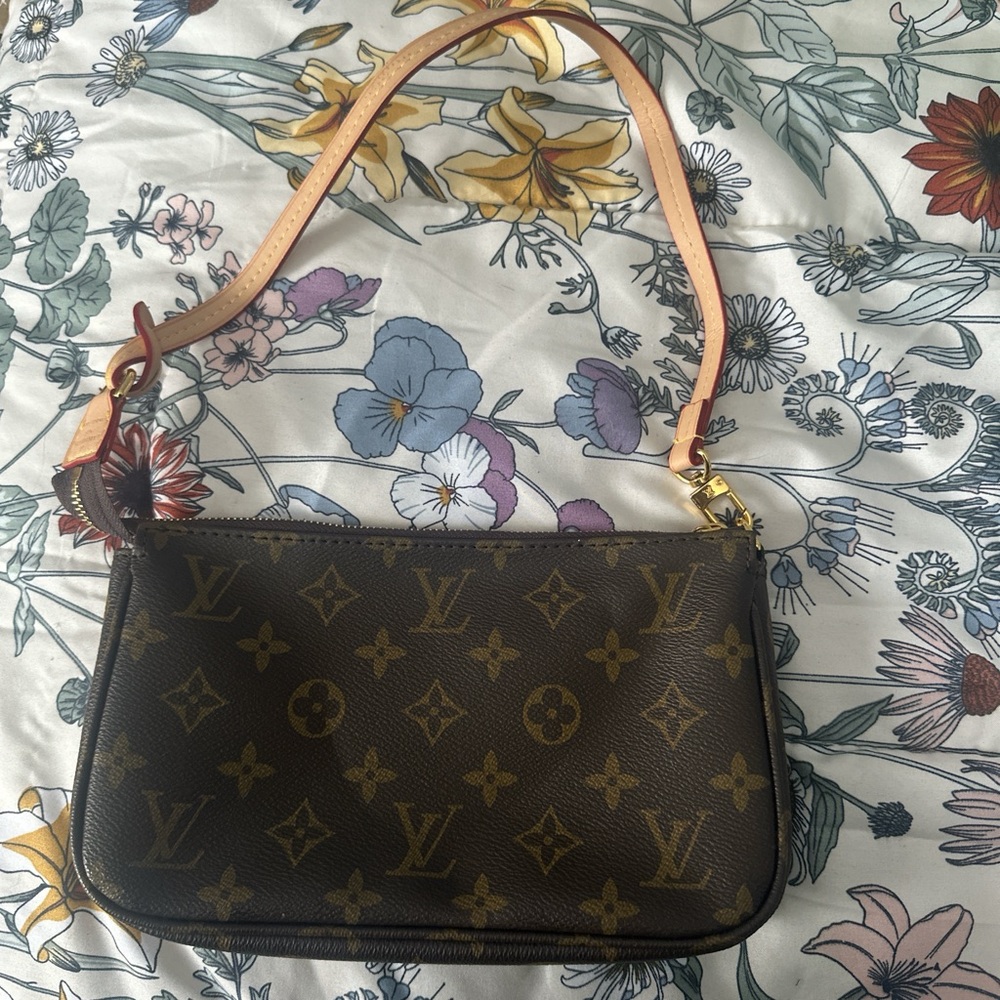 Lv should purse